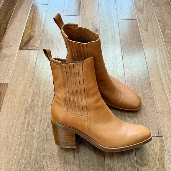 Silent D Naydo tan leather heeled chelsea boots Anthropologie 39 8.5 Free People - Picture 2 of 8